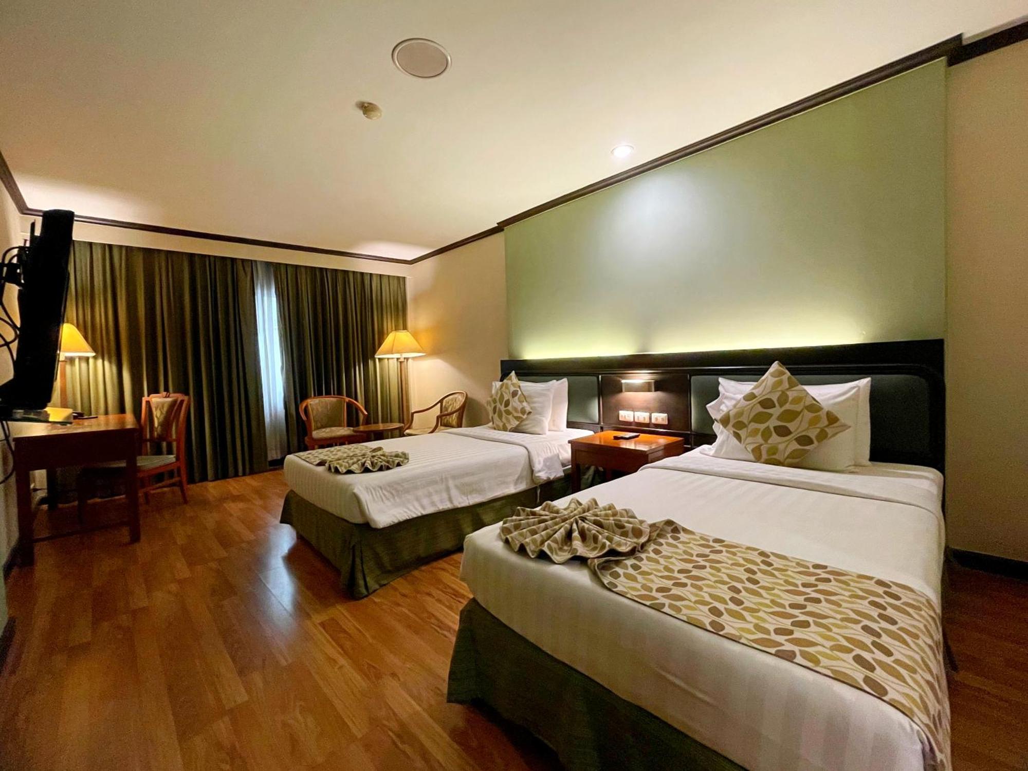 Arawana Regency Park Sukhumvit Hotell Bangkok Exteriör bild