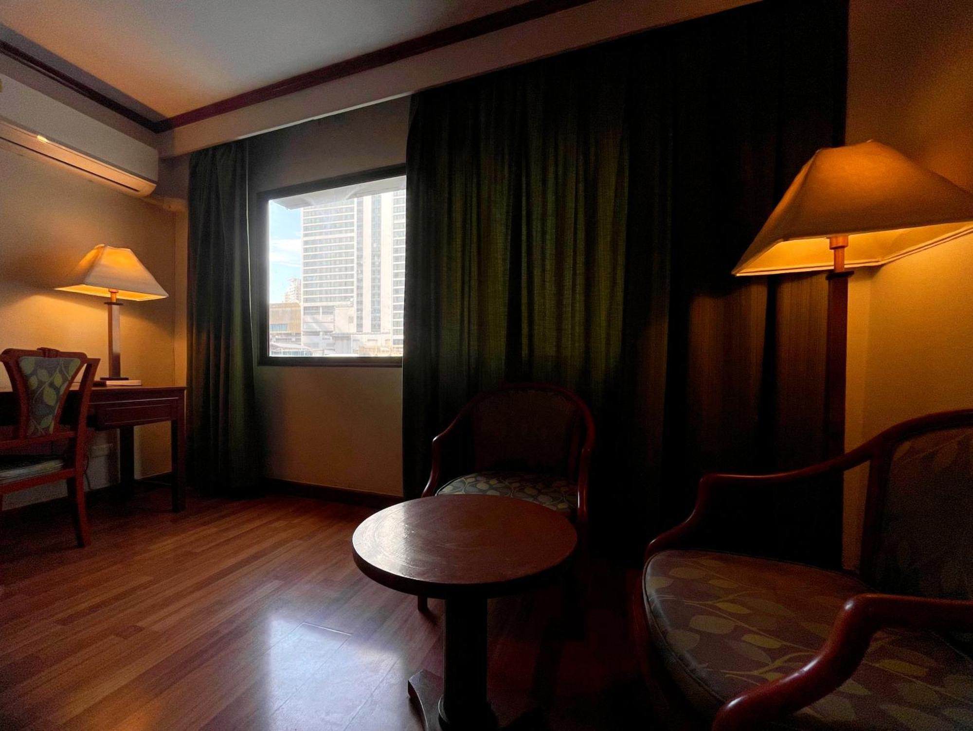 Arawana Regency Park Sukhumvit Hotell Bangkok Exteriör bild